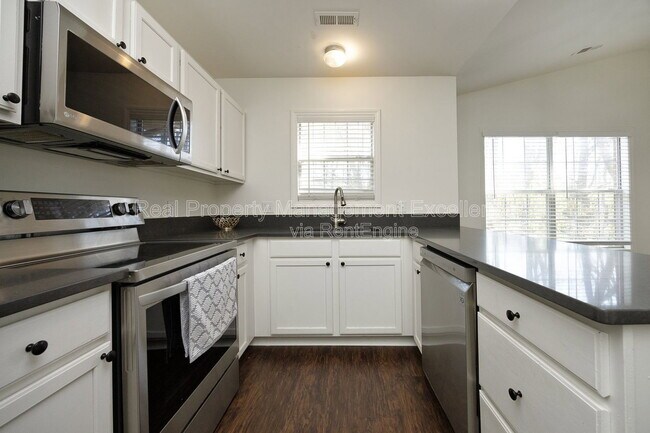 Building Photo - 521 Renshaw Ct