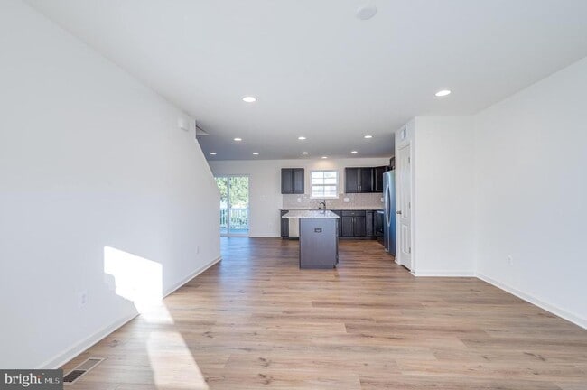 Building Photo - 192 Ludgate Mnr