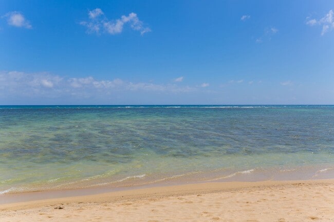 Building Photo - Kahala Avenue Beachside - remodeled 2 bedroom, 1 bath with Luxury Vinyl Plank Flooring