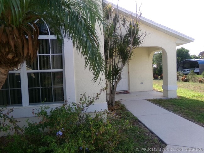 Building Photo - 3014 SW Segovia St