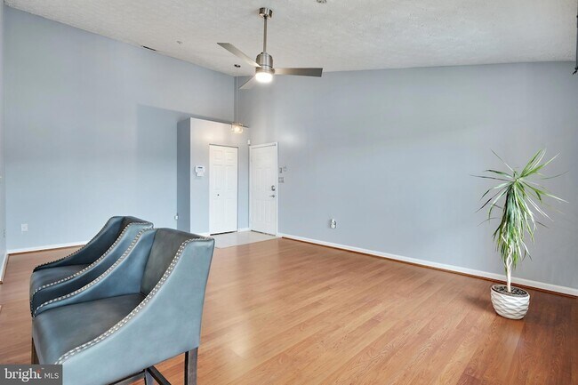 Building Photo - 700 Orchard Overlook Orch