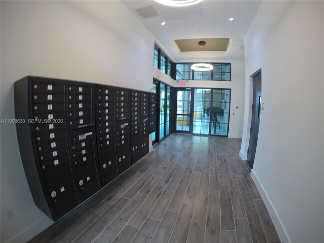 Building Photo - 4100 SW 64th Ave