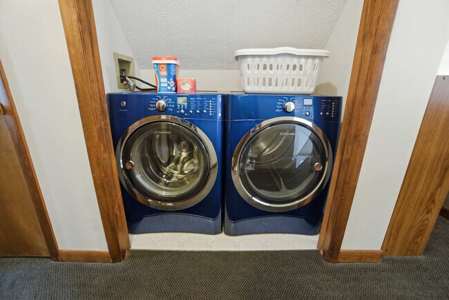 Building Photo - 610 Traci Ln