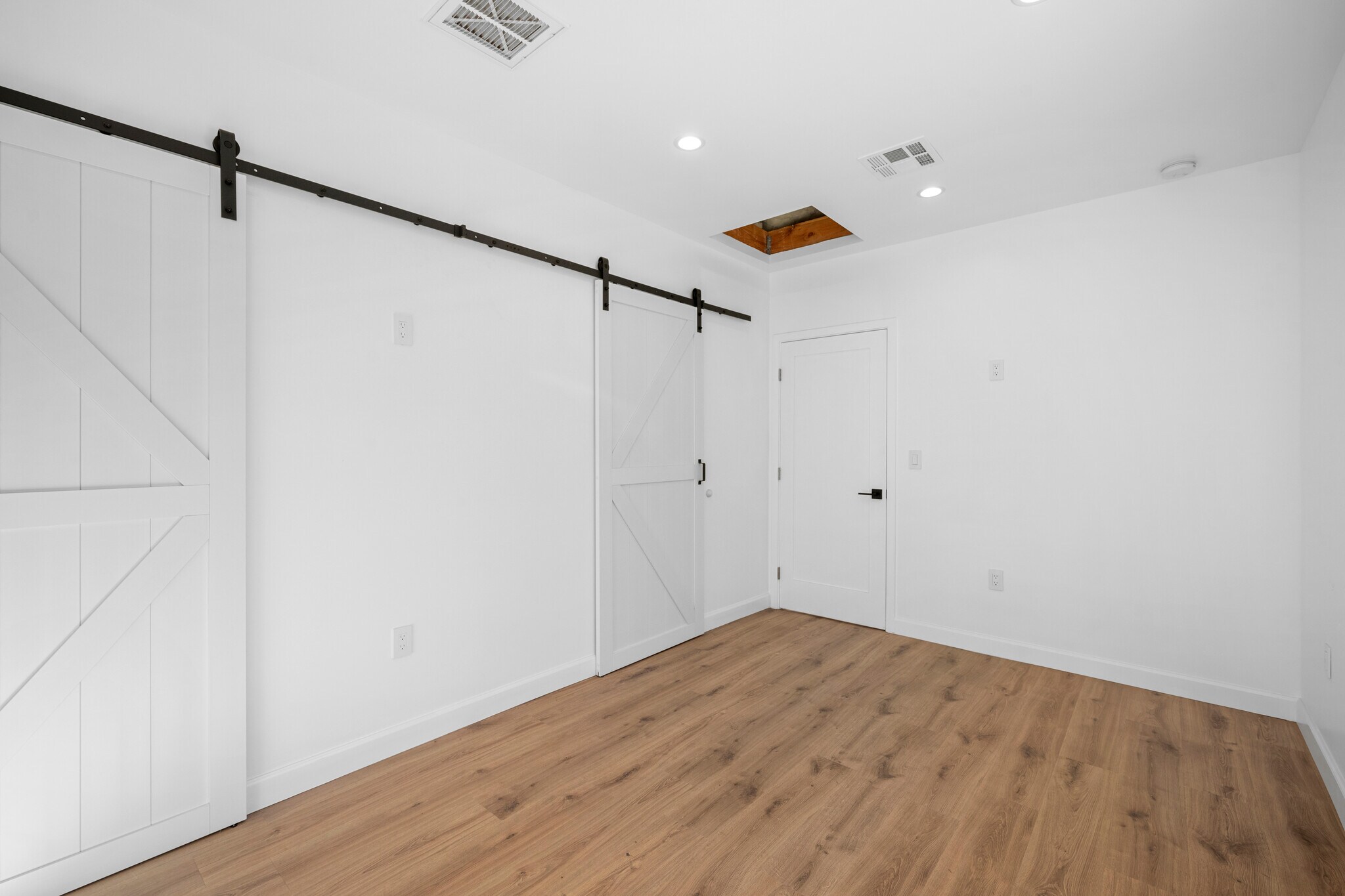 Building Photo - 14302 Van Nuys Blvd