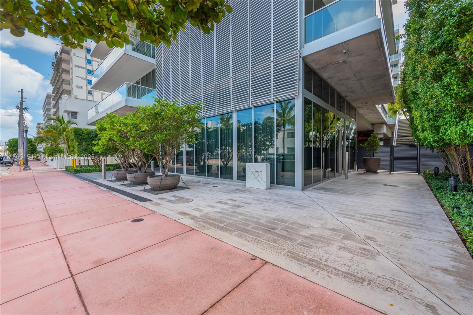 Building Photo - 321 Ocean Dr