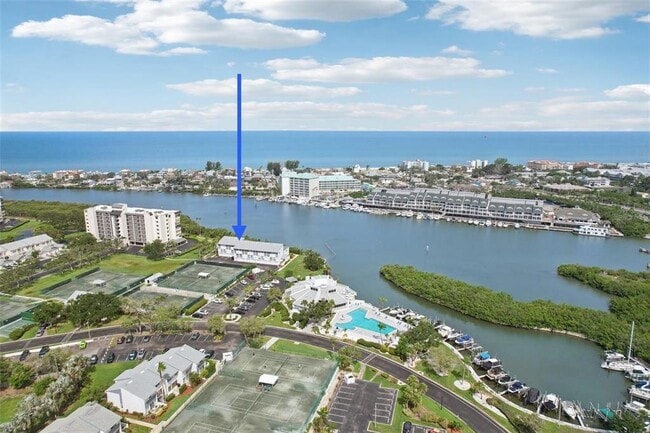 Building Photo - 14800 Walsingham Rd