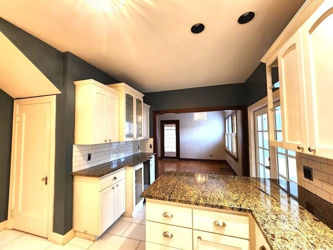 Building Photo - 3 Bed 2.5 Bath Plus ADU in Gatewood Add NW OKC