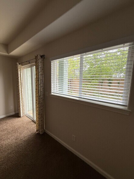 Building Photo - 23 Morning Rose Way