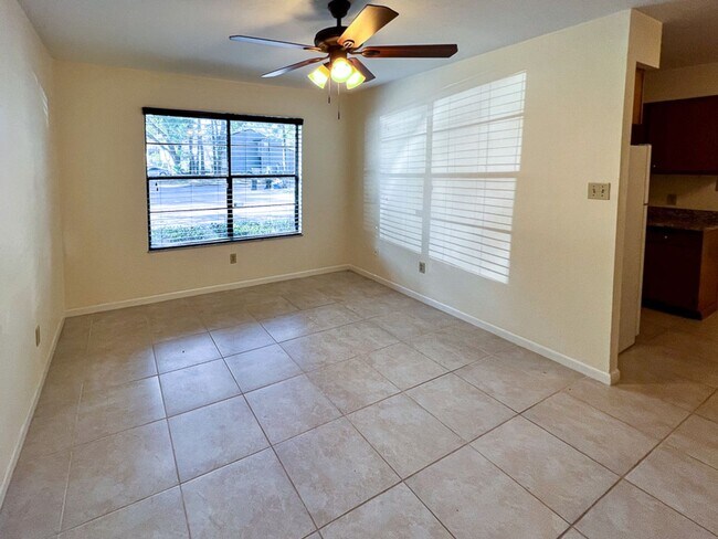 Building Photo - 2BR/1BA Flat in Marchwood - Available Nove...