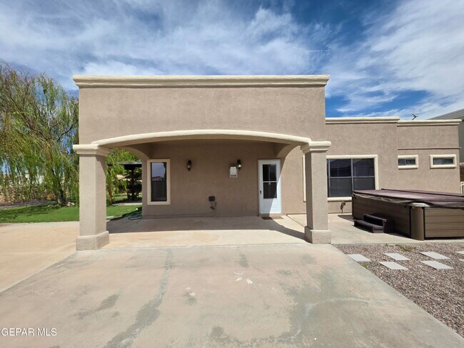 Building Photo - 7346 Gulf Creek Dr