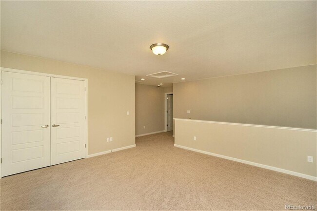 Building Photo - Spacious 4 Bedroom House in Green Valley R...