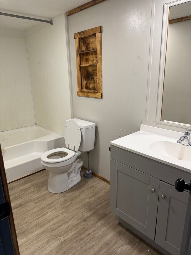 Building Photo - Business 37 Highway - Park