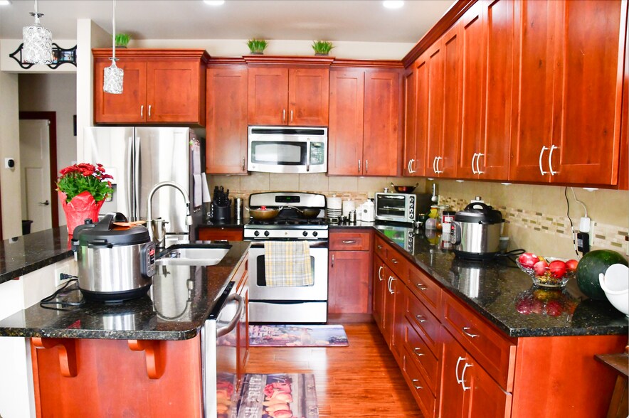 Building Photo - Bothell Cul-de-Sac Home