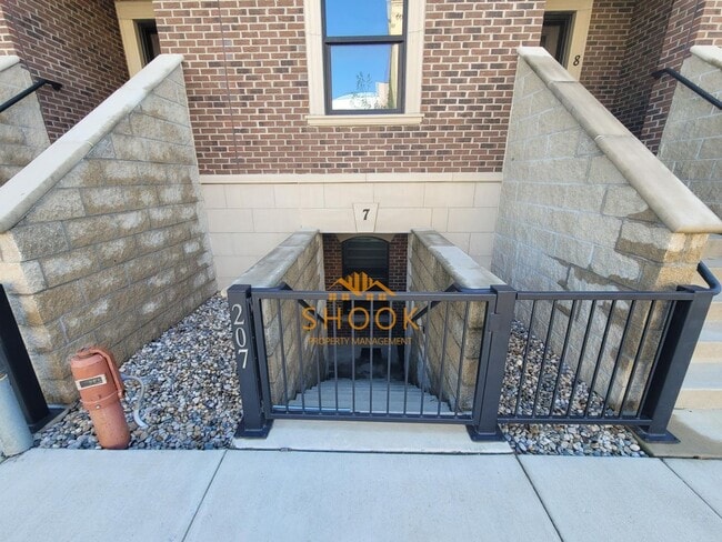 Building Photo - Brownstone Condominiums