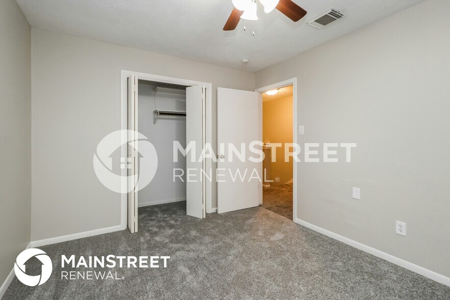Building Photo - 647 Mosswood Dr