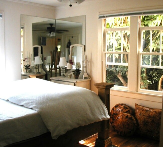 Building Photo - 2821 Broadway