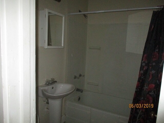 Building Photo - 163 N Rosewood Ave