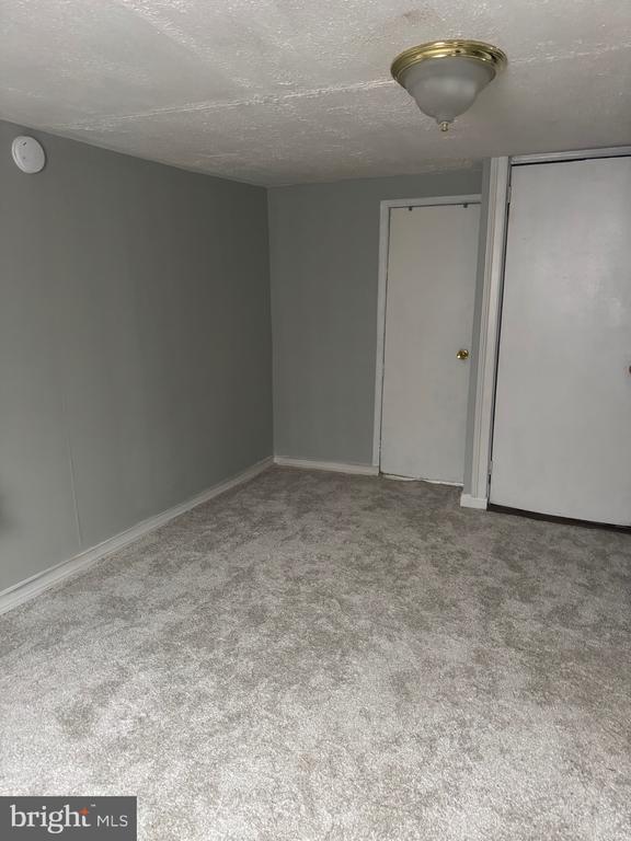 Building Photo - 607 West Lawn Ave