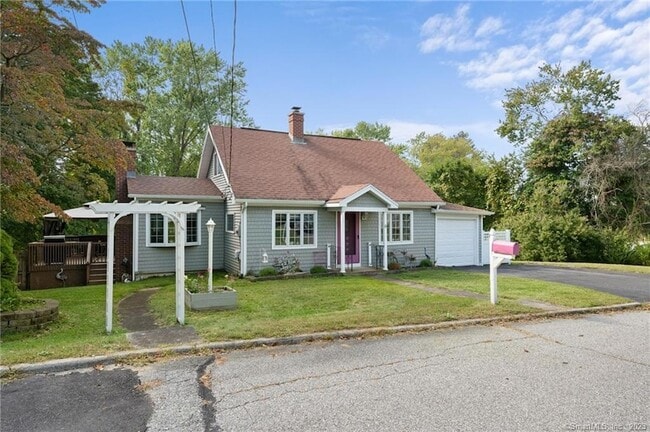 Primary Photo - 6 East St