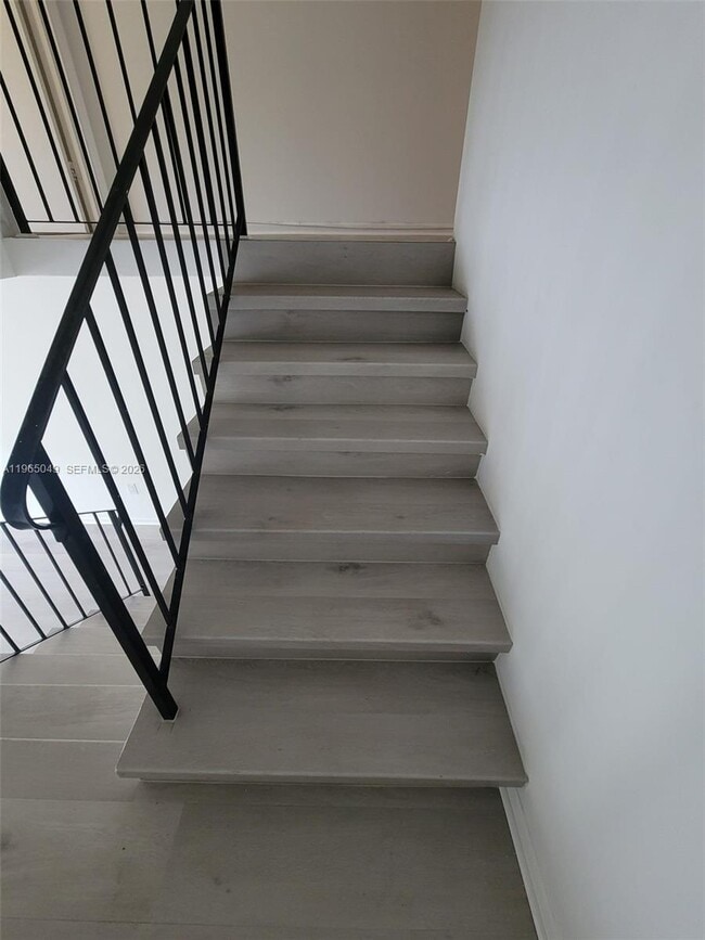 Building Photo - 1624 NE 151st St