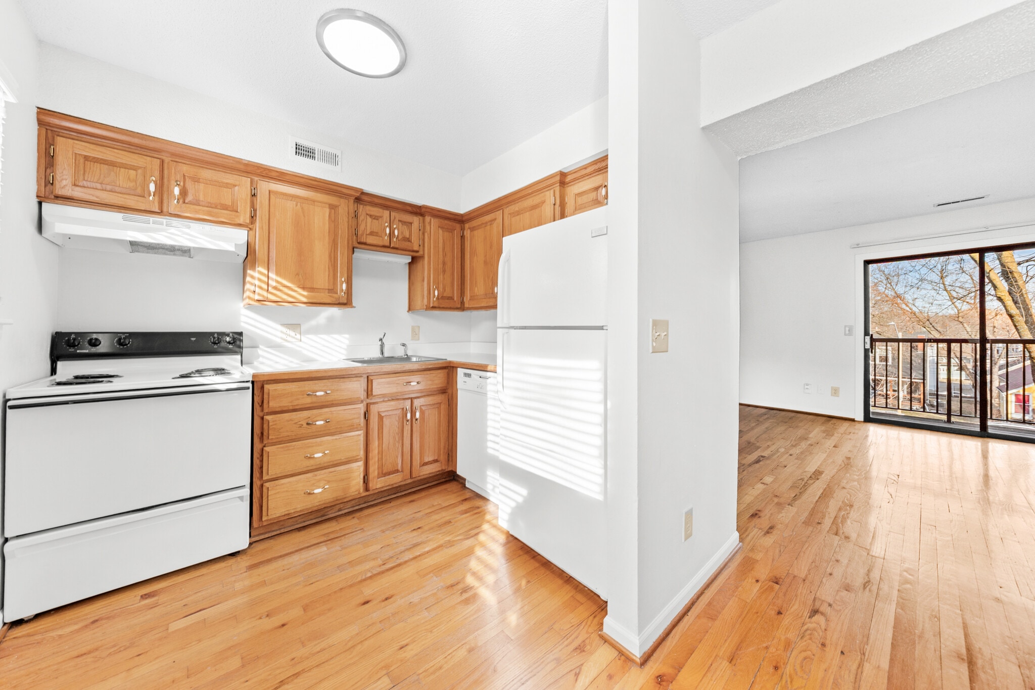 Building Photo - 4012 Oak St