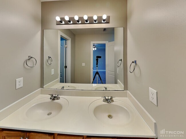 Building Photo - 947 Lavergne Lane La Vergne TN