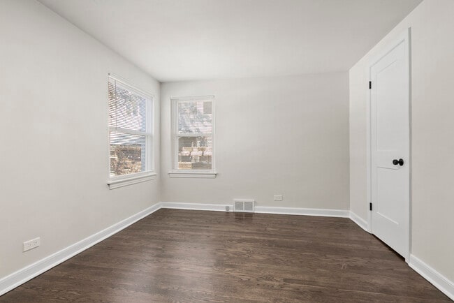 Building Photo - 141 N Peck Ave