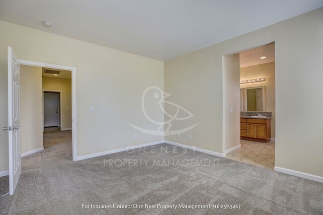 Building Photo - Beautifully maintained 4 bedroom 2 bath home!