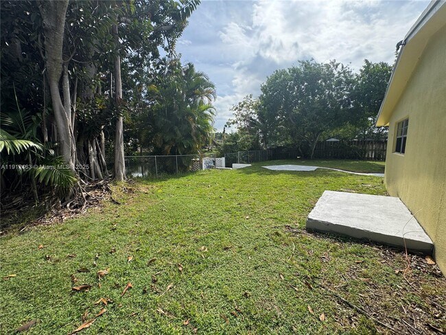 Building Photo - 1830 NW 61st Ave