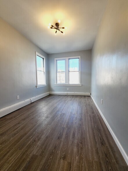 Building Photo - 53 Stegman St