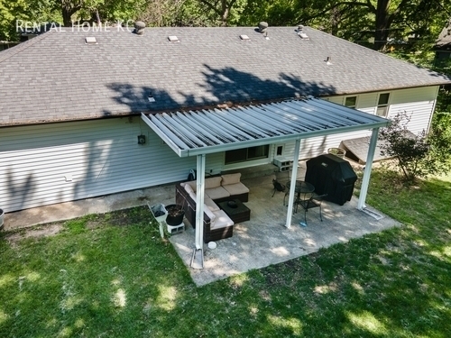 Building Photo - 4828 Bond-