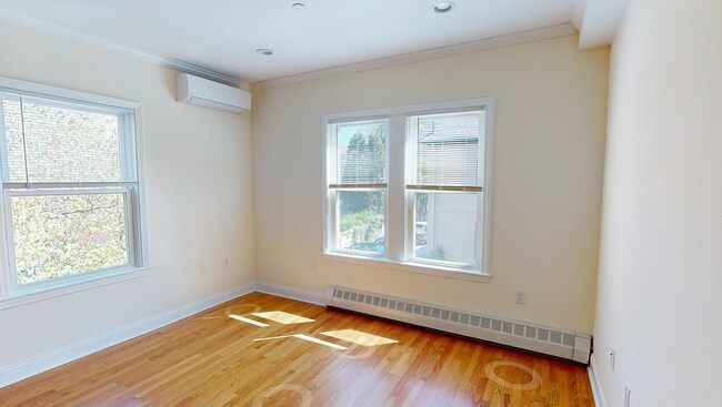 Building Photo - 6/1 No Fee! Spacious, sunny 3BR/1.5BA between Harvard & Porter!