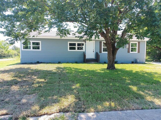 Primary Photo - 1801 Sayle St