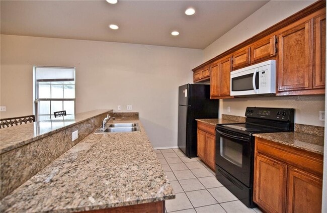 Building Photo - 3104 SW Deerfield Blvd