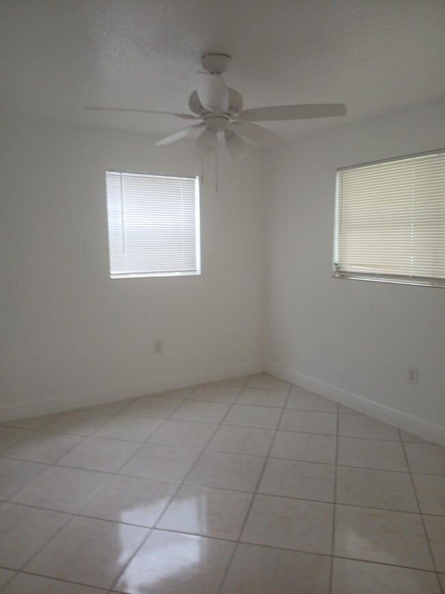 Building Photo - 4289 S Mary Cir