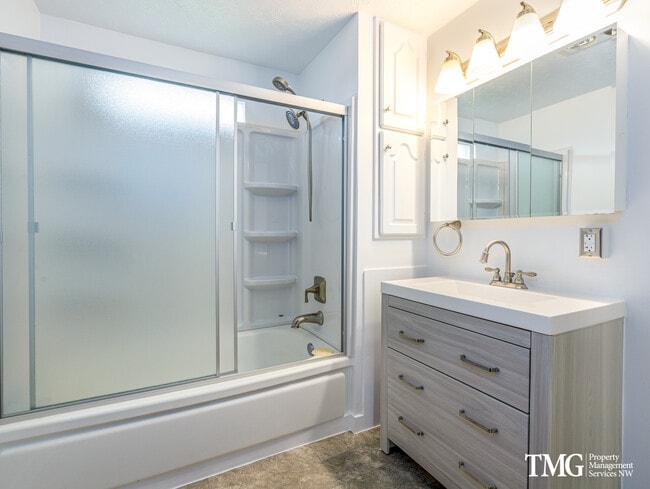 Building Photo - 1413 NE 136th St