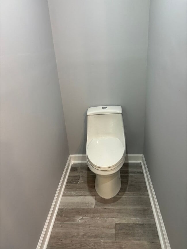 Building Photo - 6225 Branch Hill Cir