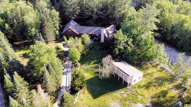 Building Photo - 140 Paquette Cir