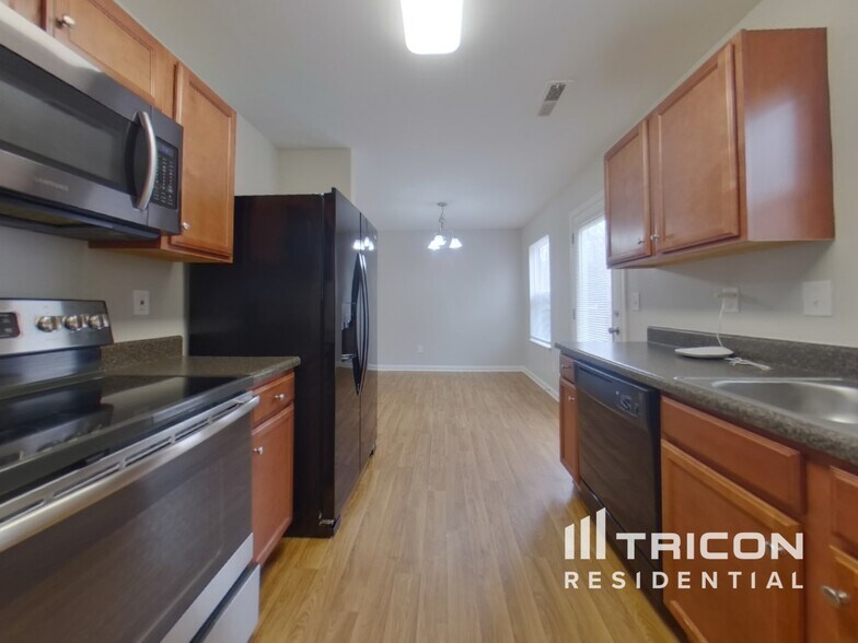 Building Photo - 6432 Pennacook Dr