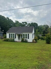 Building Photo - Charming Home in Downtown Flowery Branch!