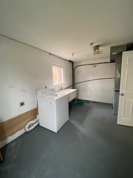 Building Photo - 3282 Ridge Road Ext