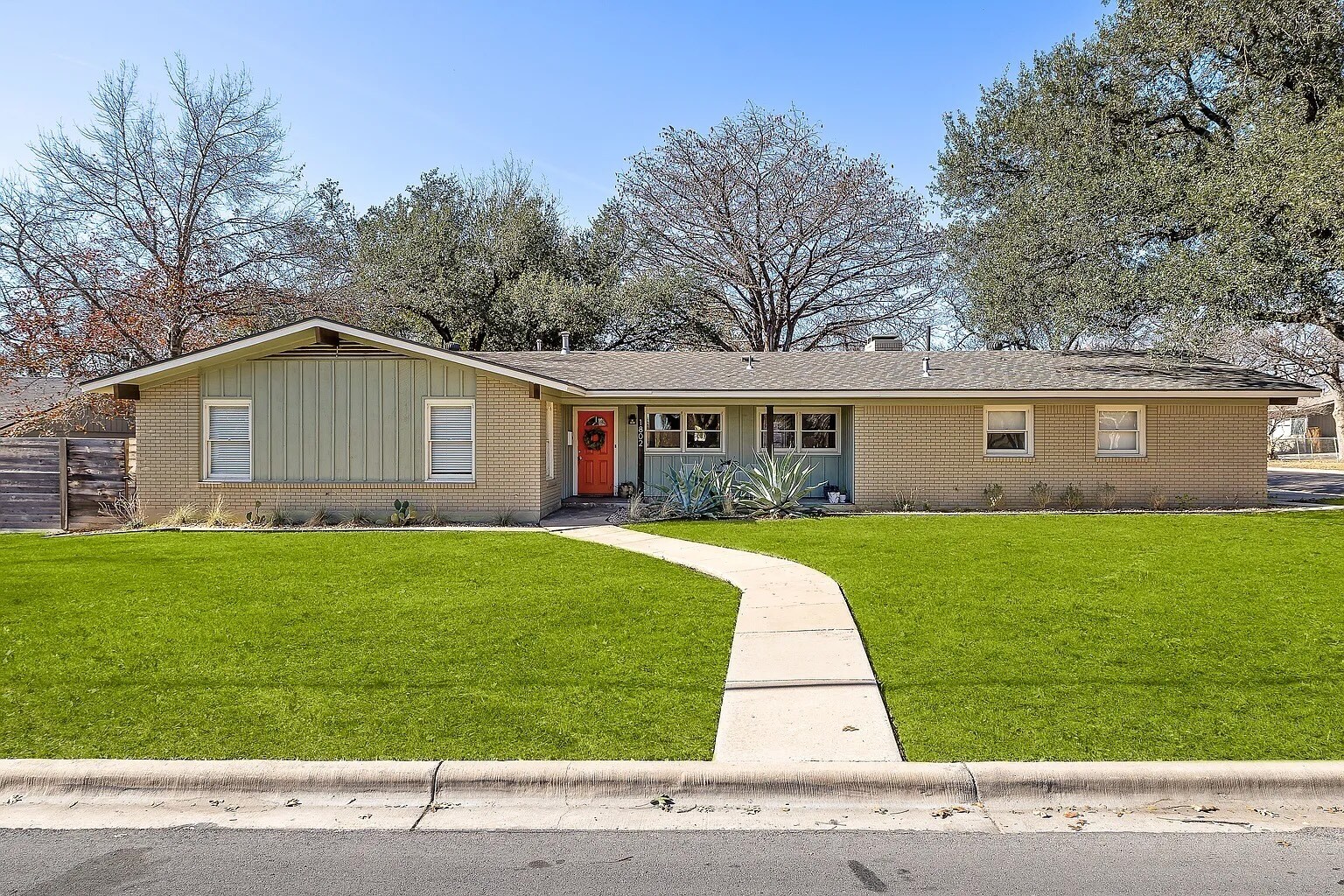 Building Photo - 1802 Hutto Rd