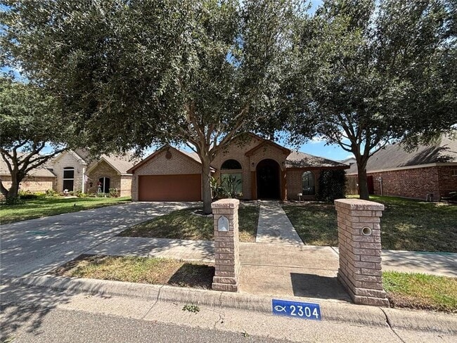 Building Photo - 2304 Brazos Ave
