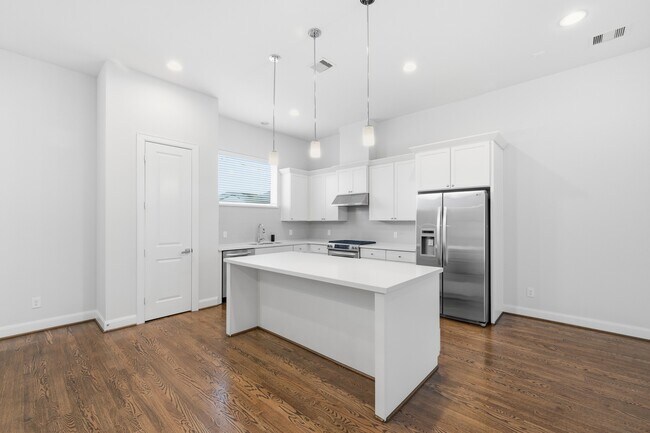 Building Photo - 1225 Bonner St