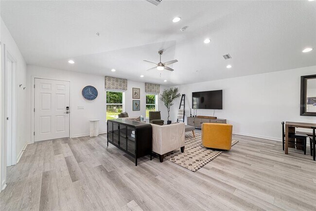 Building Photo - 4400 NW 74th Terrace