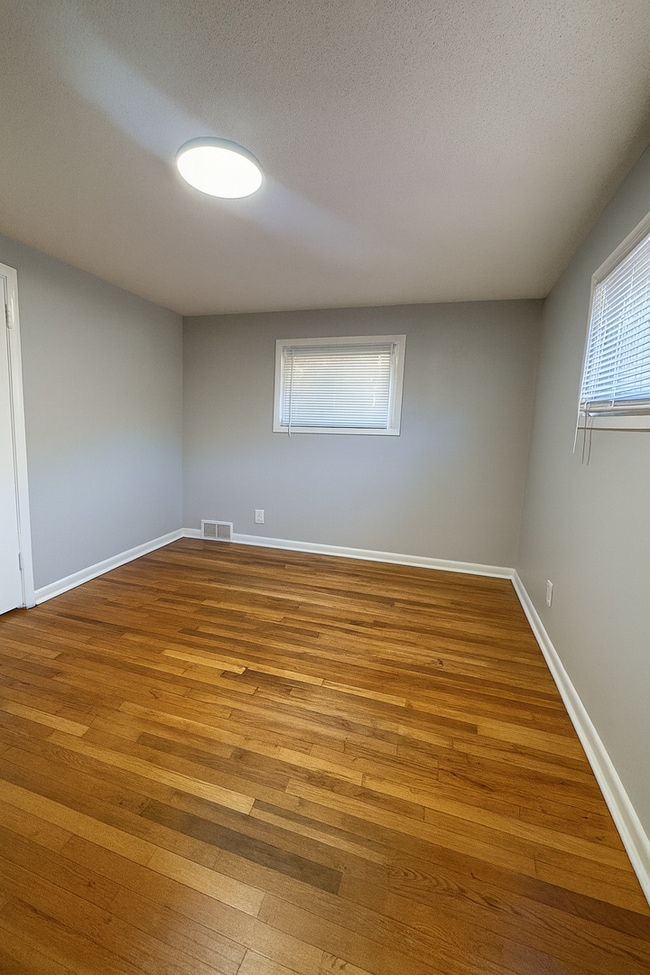 Building Photo - 8414 Dawn Dr