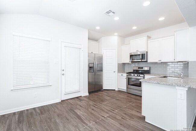Building Photo - 533 Moonvine Way