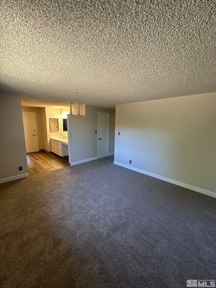 Building Photo - 462 Steffanie Wy