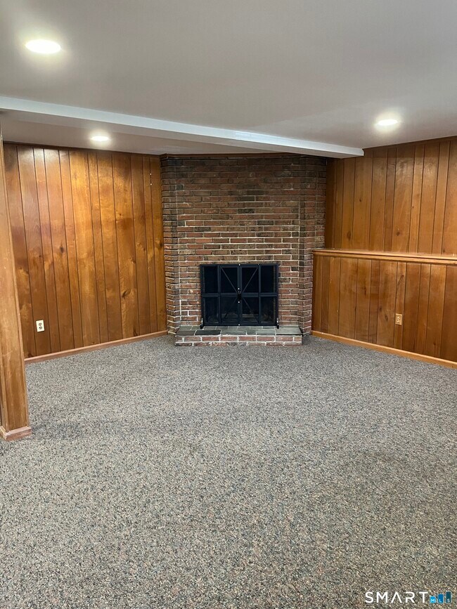 Building Photo - 32 Lexington Cir