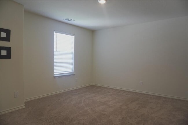 Building Photo - 14300 Prairie Sod Ln